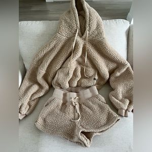 Pop Flex Set - Hoodie and Shorts